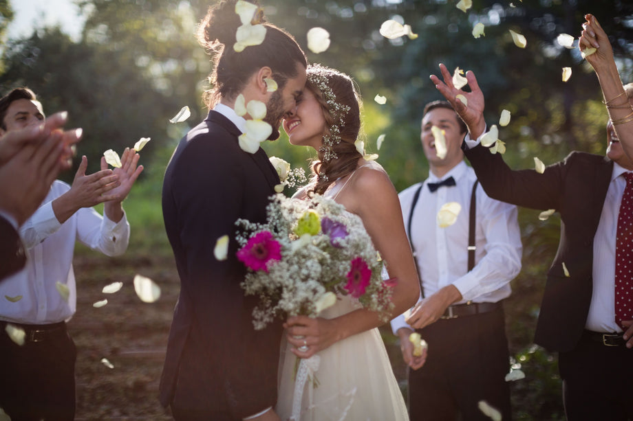 A Complete Guide to Getting Married in the Summer